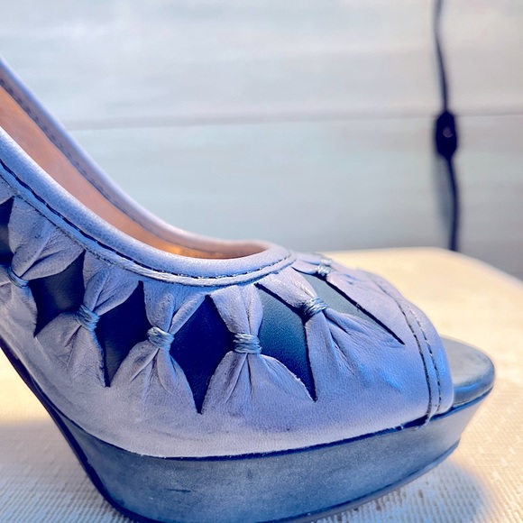 BCBGeneration 2 tone blue leather peep toe pump with platform - Picture 8 of 9